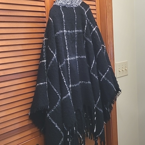 Michael Stars Cape/Poncho - Picture 5 of 8